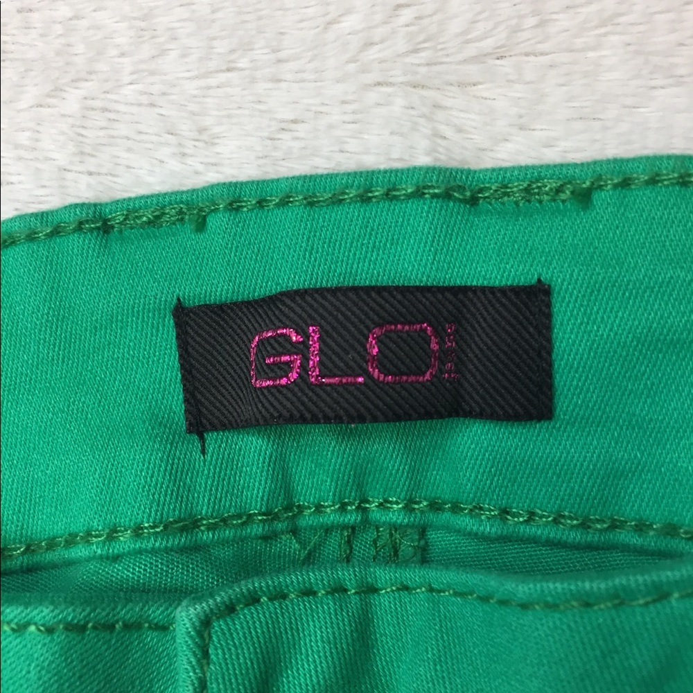 Brand new green shorts never worn with tags - Picture 3 of 7